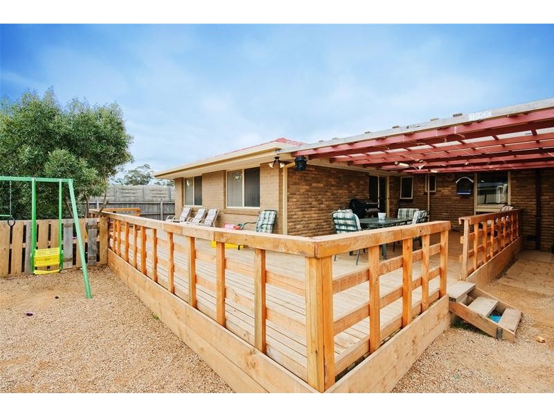 13 Burgundy Drive, Wyndham Vale VIC 3024