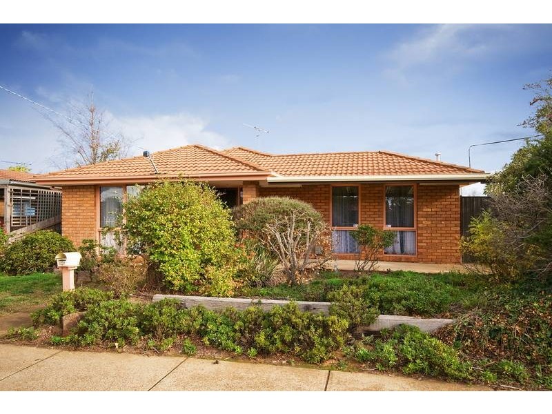 237 Greaves St Nth, Werribee VIC 3030