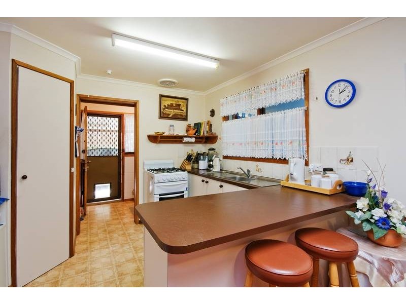 237 Greaves St Nth, Werribee VIC 3030