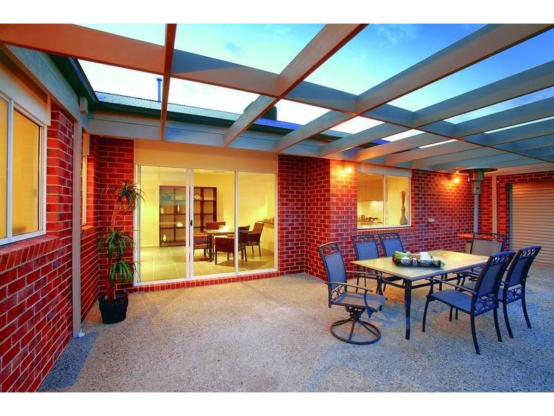 7 Hindmarsh Dve, Wyndham Vale VIC 3024