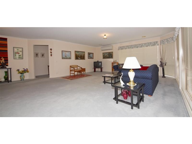 27 Medina Drive, Hoppers Crossing VIC 3029