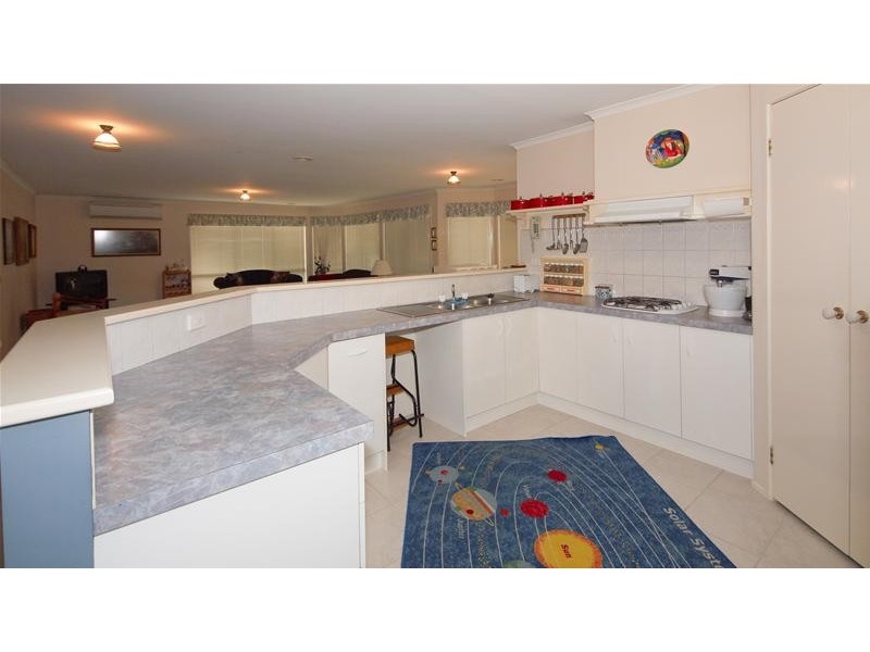 27 Medina Drive, Hoppers Crossing VIC 3029