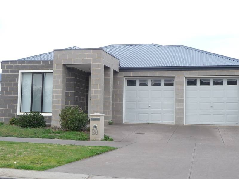 28 Kirkstone Road, Point Cook VIC 3030