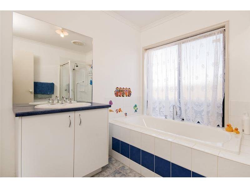 10 Yarra Gum Road, Wyndham Vale VIC 3024