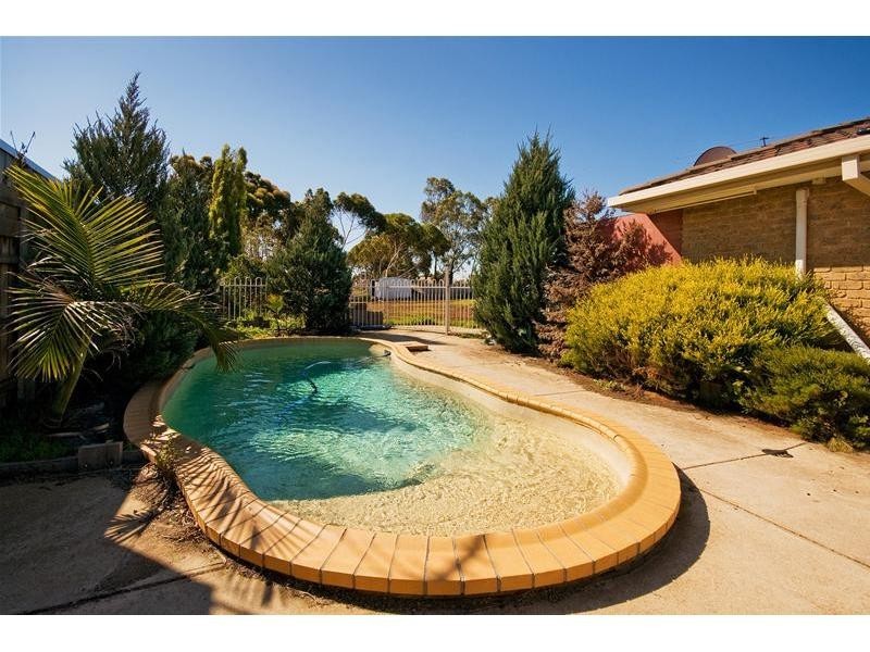 38 Wynarka Drive, Hoppers Crossing VIC 3029