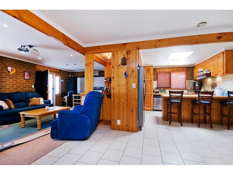 38 Wynarka Drive, Hoppers Crossing VIC 3029