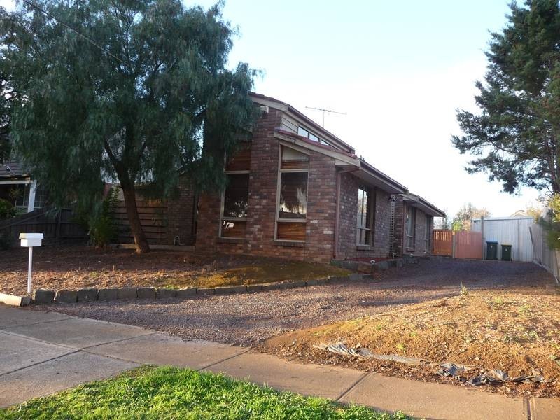 18 Queensbury Way, Werribee VIC 3030