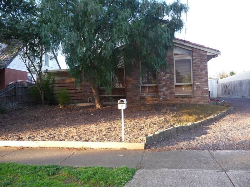 18 Queensbury Way, Werribee VIC 3030