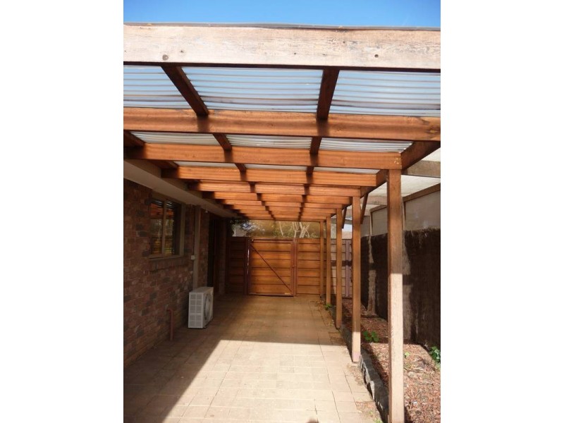 18 Queensbury Way, Werribee VIC 3030