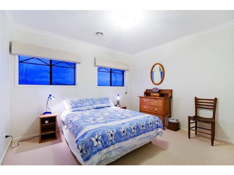12 St Nicholas Court, Tarneit VIC 3029