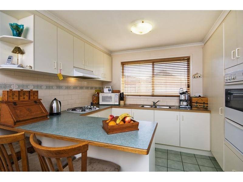 24 Whitehall Crescent, Werribee VIC 3030