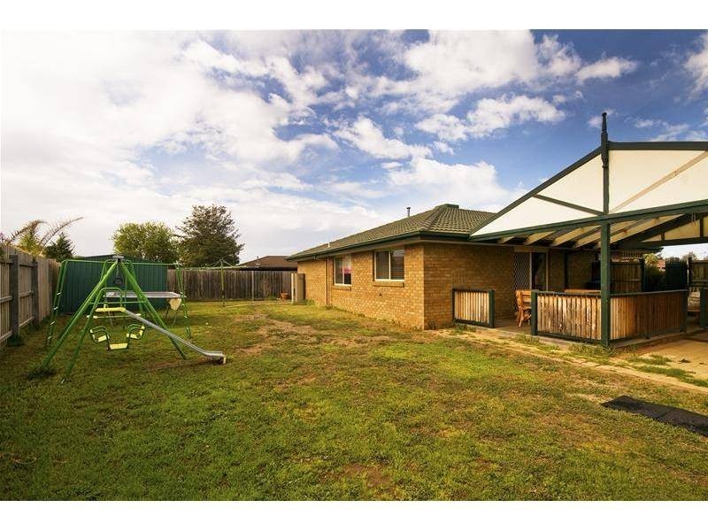 24 Whitehall Crescent, Werribee VIC 3030