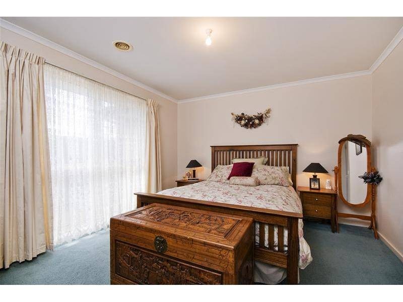 24 Whitehall Crescent, Werribee VIC 3030