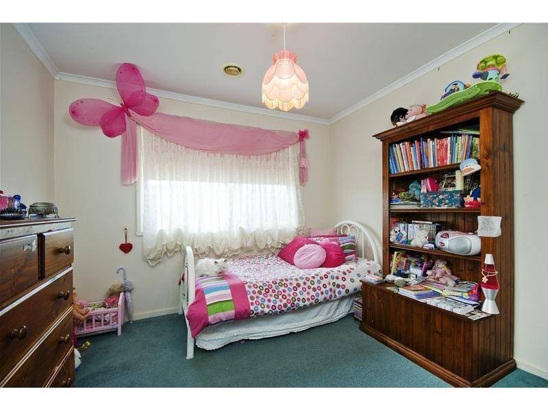 24 Whitehall Crescent, Werribee VIC 3030