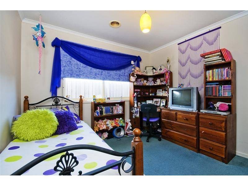 24 Whitehall Crescent, Werribee VIC 3030