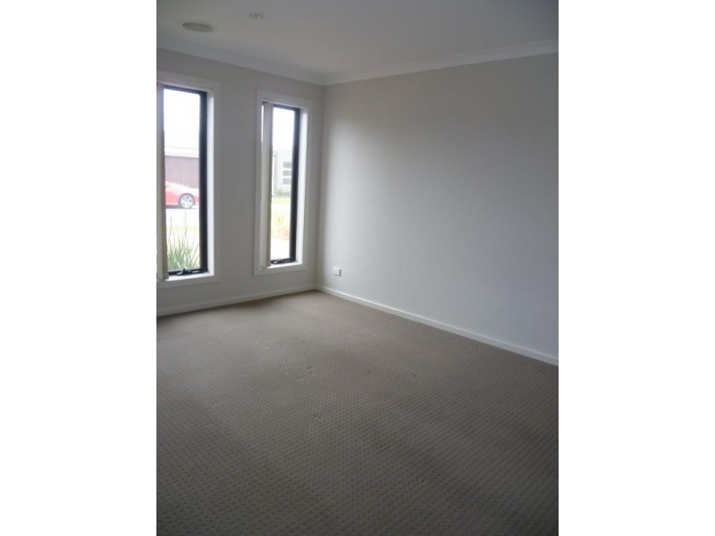 17 CRISSA STREET, Tarneit VIC 3029