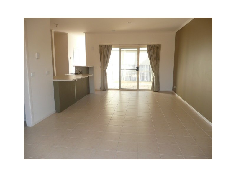 35 Almond Close, Werribee VIC 3030