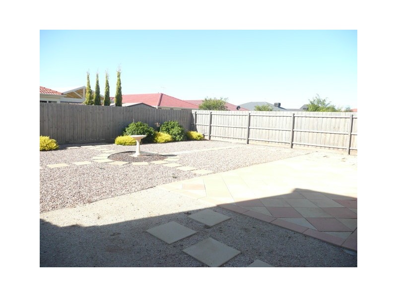 35 Almond Close, Werribee VIC 3030