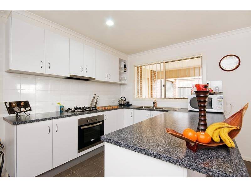 8 Blue Jay Crescent, Tarneit VIC 3029