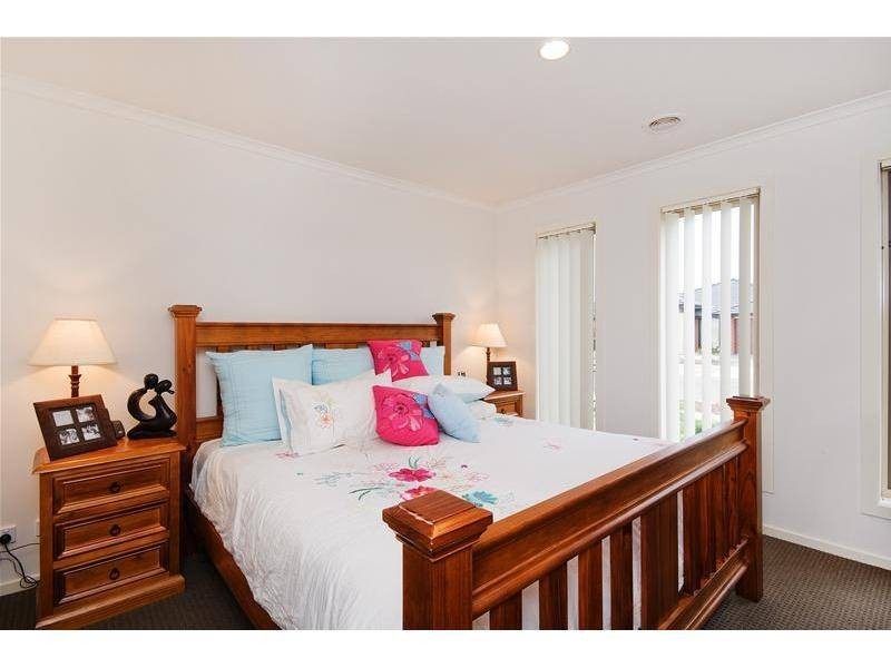 8 Blue Jay Crescent, Tarneit VIC 3029