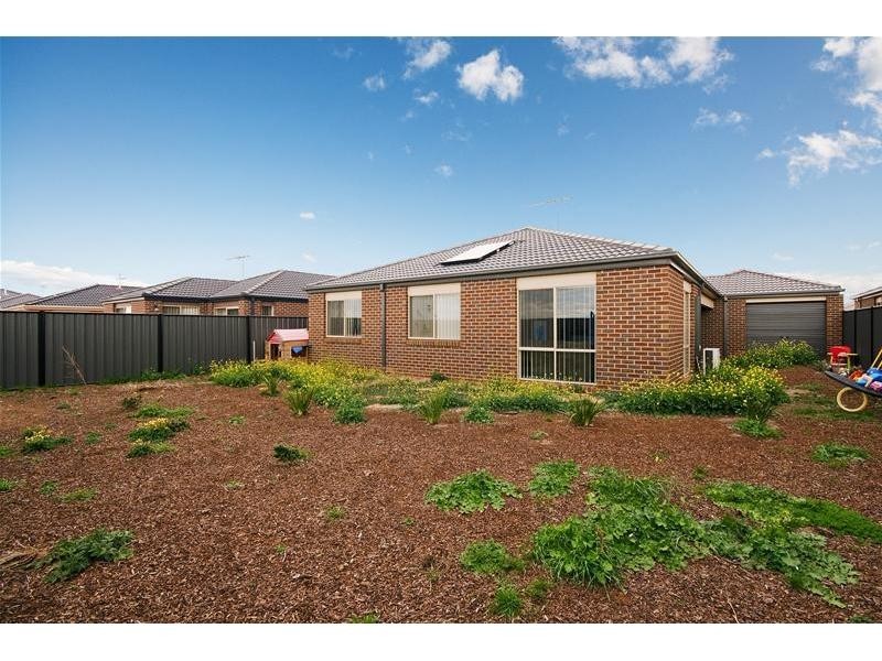 8 Blue Jay Crescent, Tarneit VIC 3029