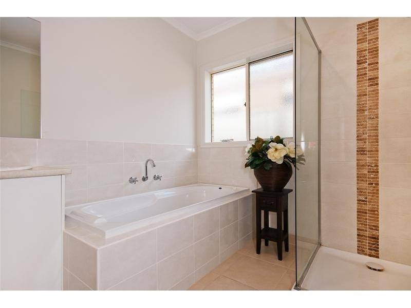 67 Cheviot Drive, Truganina VIC 3029