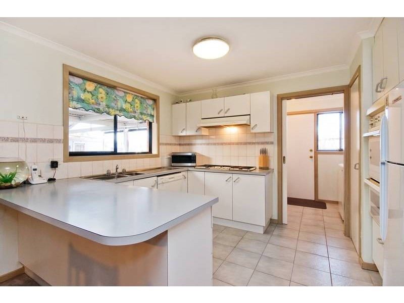 12 Bromage Cl, Hoppers Crossing VIC 3029