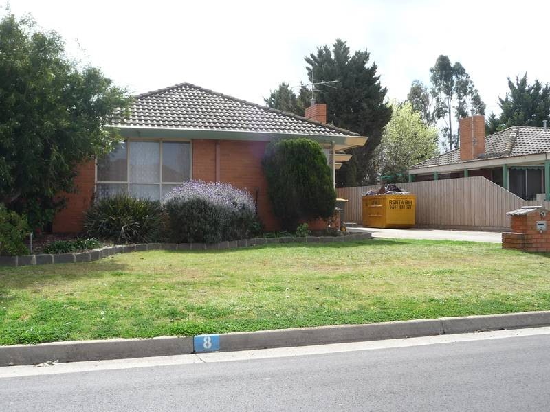 8 Elizabeth Avenue, Werribee VIC 3030