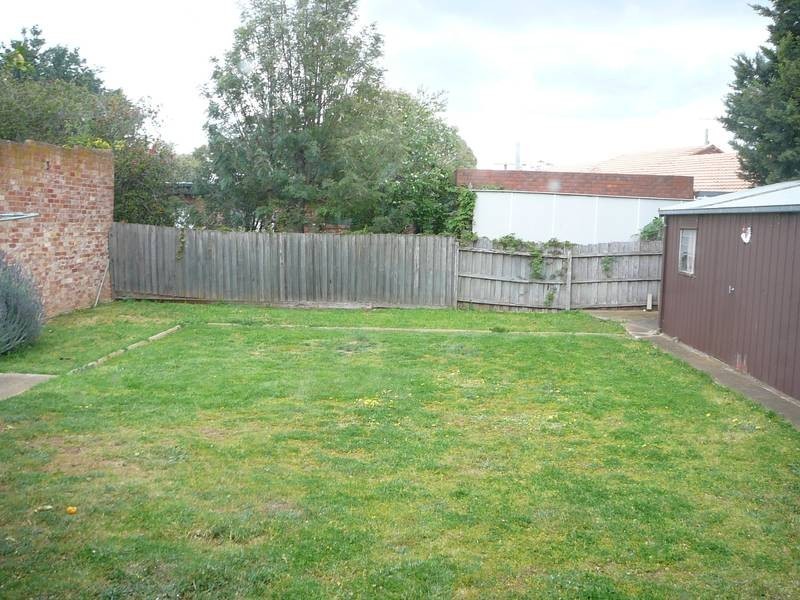 8 Elizabeth Avenue, Werribee VIC 3030