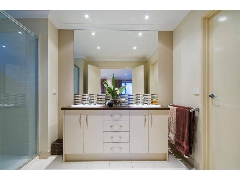 99 Manor Lakes Boulevard, Wyndham Vale VIC 3024