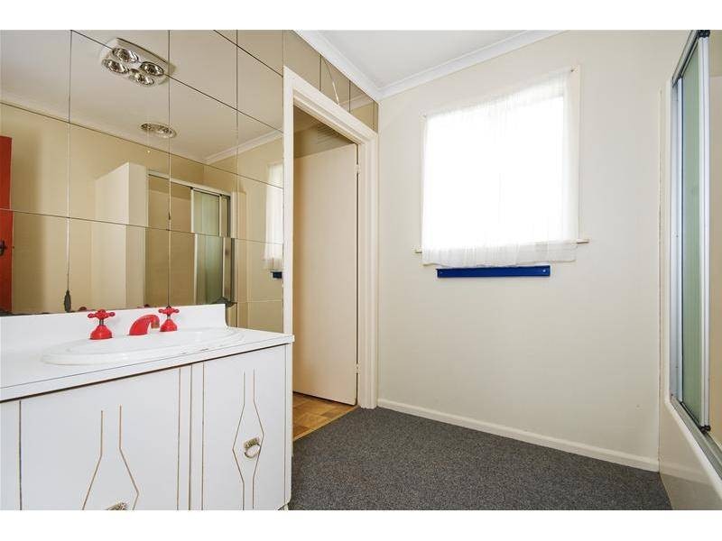 32 Ballan Road, Wyndham Vale VIC 3024