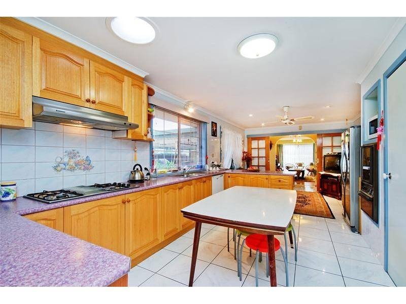 8 Hakea Court, Altona Meadows VIC 3028