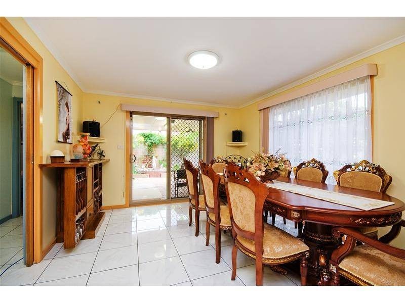 8 Hakea Court, Altona Meadows VIC 3028