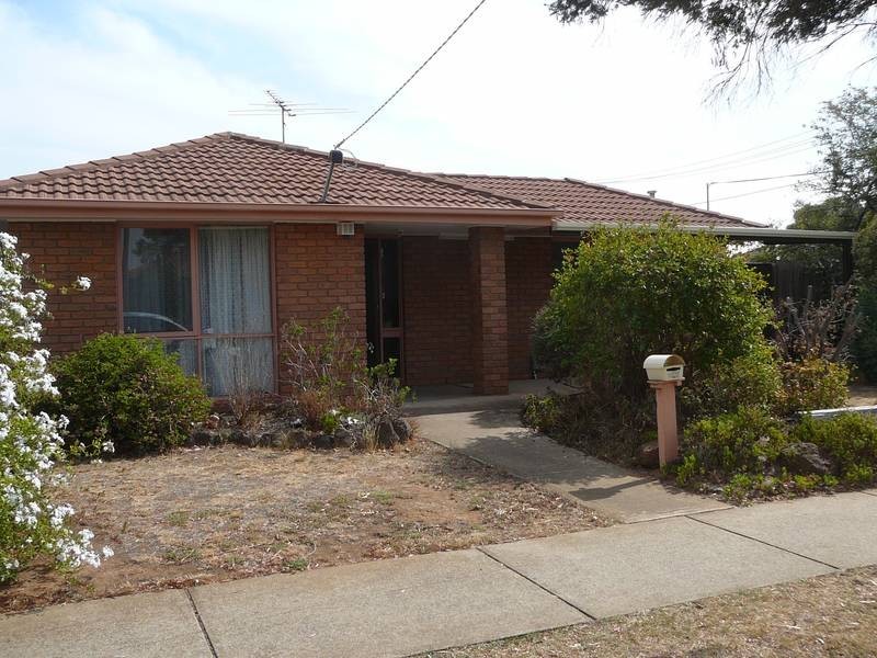 237 Greaves St Nth, Werribee VIC 3030