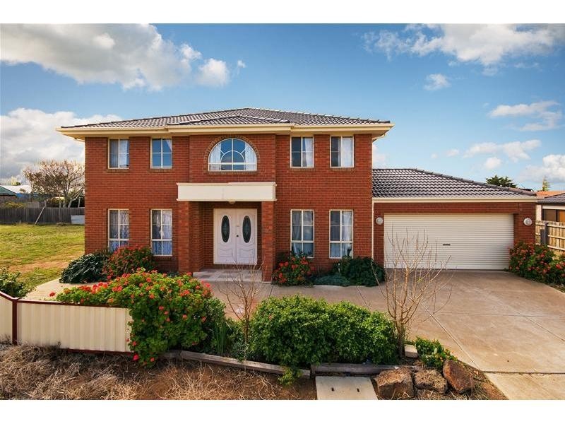 2 Bridgewater Way, Truganina VIC 3029