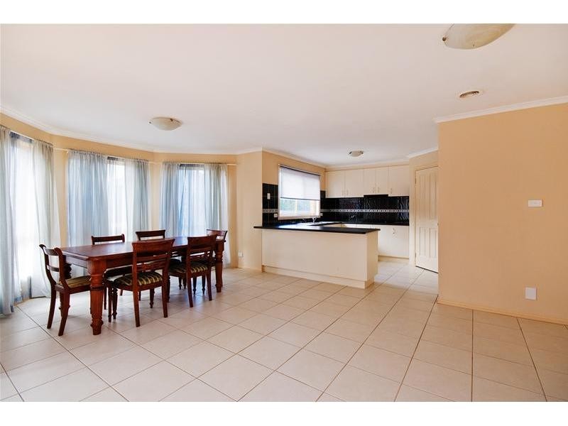 2 Bridgewater Way, Truganina VIC 3029