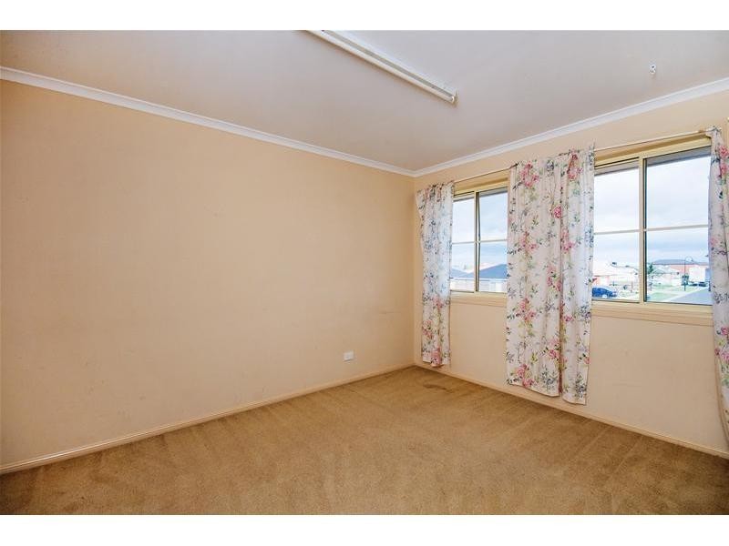 2 Bridgewater Way, Truganina VIC 3029