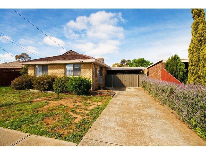 9 Tanilba Street, Werribee VIC 3030