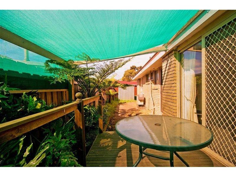 9 Tanilba Street, Werribee VIC 3030