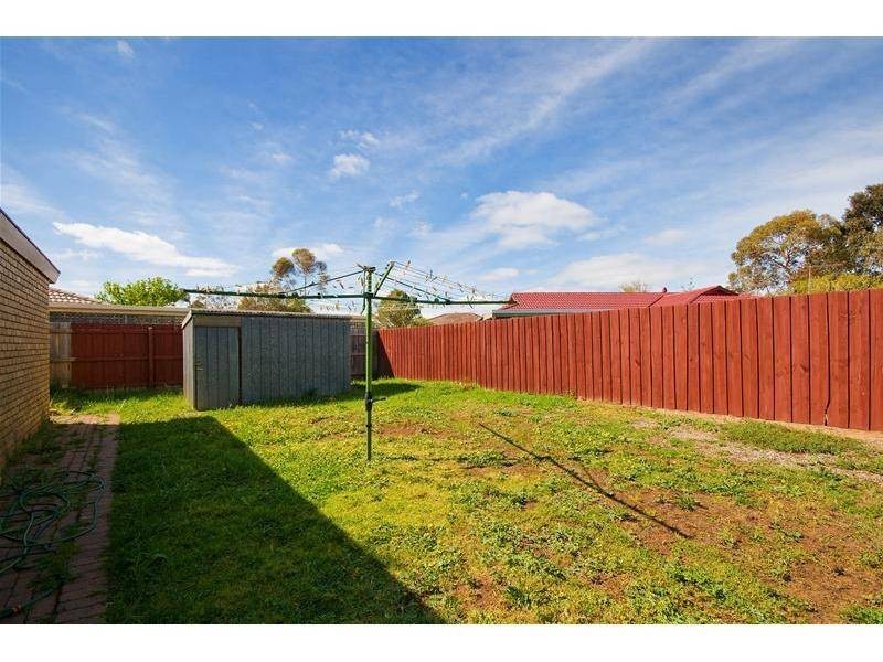 9 Tanilba Street, Werribee VIC 3030