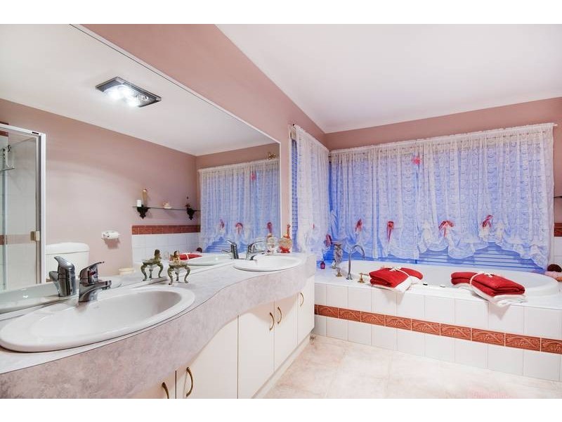 4 Tandarra Dve, Hoppers Crossing VIC 3029