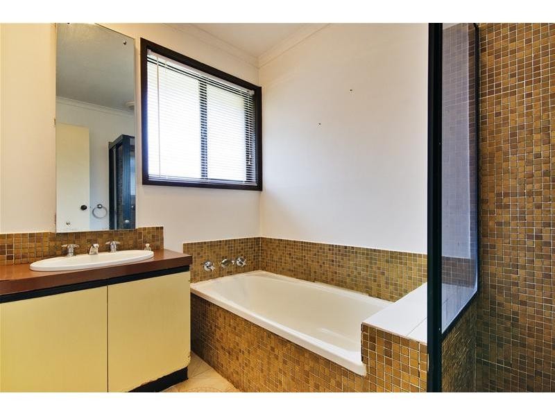 4 Zircon Street, Wyndham Vale VIC 3024