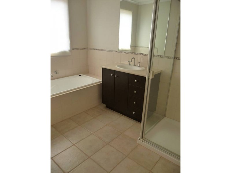 62 Knightsbridge Drive, Tarneit VIC 3029