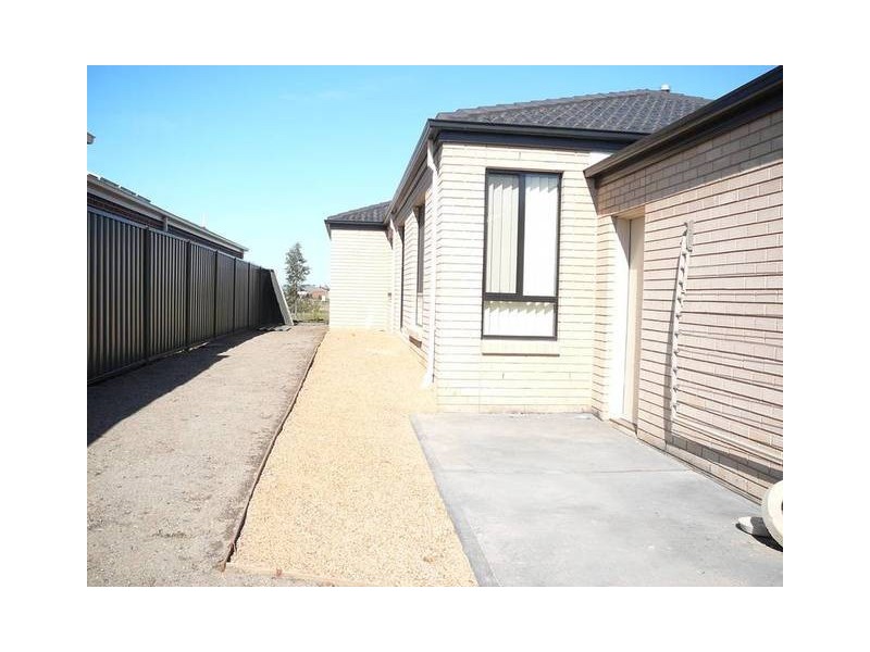 3 Lysterfield Walk, Wyndham Vale VIC 3024