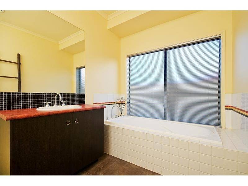 14 Davern Court, Werribee VIC 3030