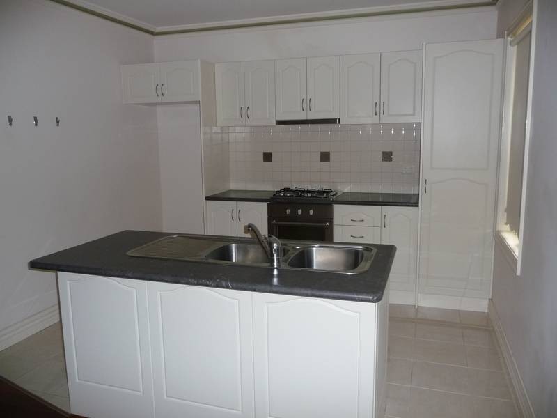 1/16 Parkside Wlk, Hoppers Crossing VIC 3029