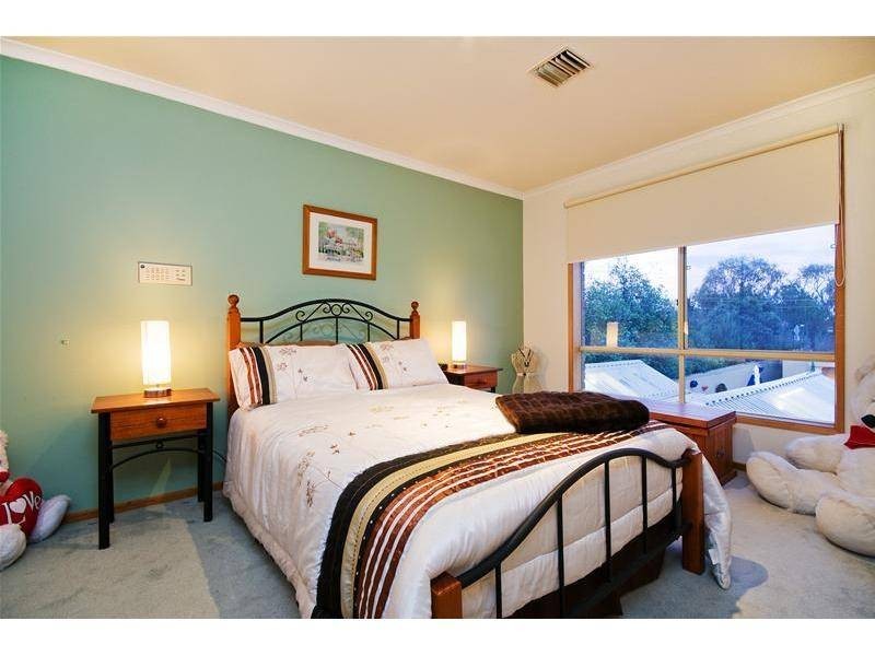 19 Melrose Place, Werribee VIC 3030