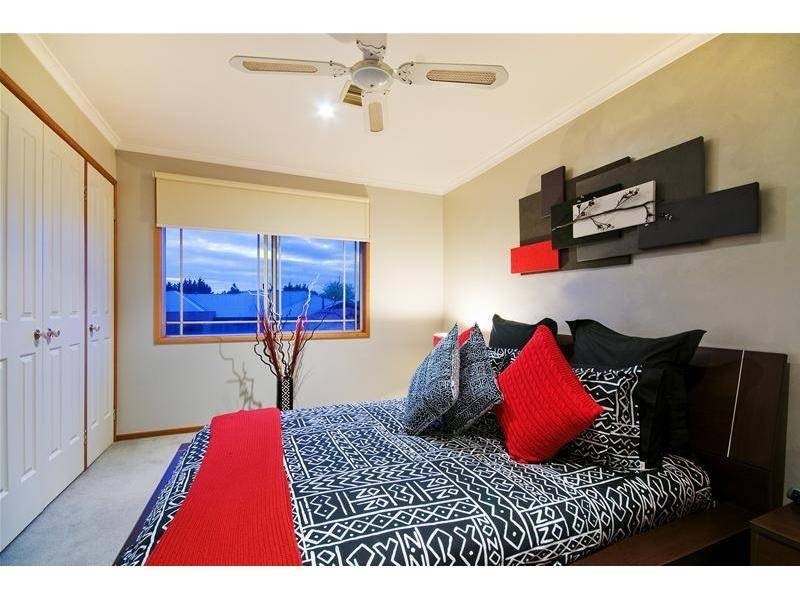 19 Melrose Place, Werribee VIC 3030