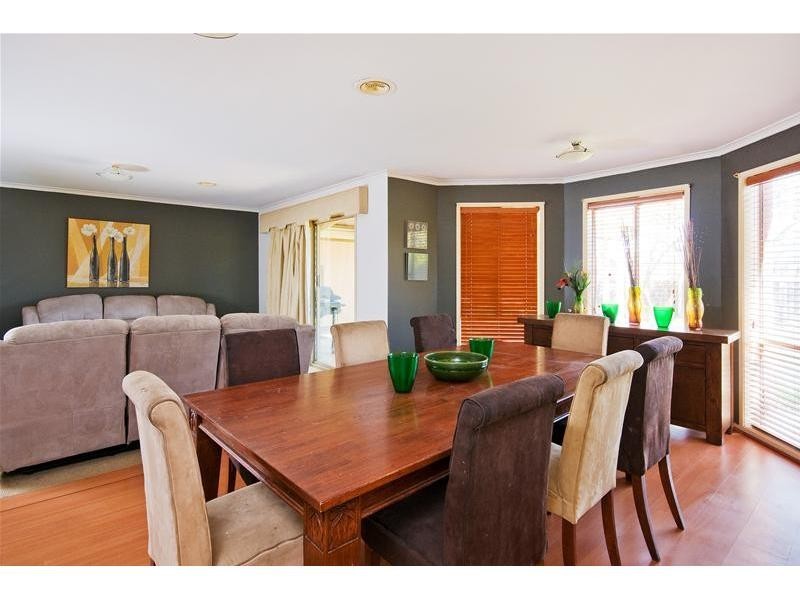 2 Gould Walk, Truganina VIC 3029