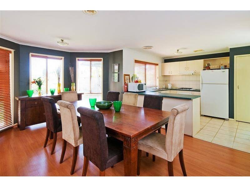 2 Gould Walk, Truganina VIC 3029